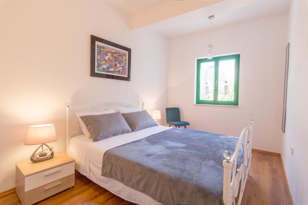 Secret Garden Apartment โปเรช ภายนอก รูปภาพ