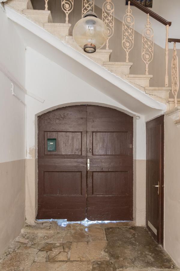 Secret Garden Apartment โปเรช ภายนอก รูปภาพ
